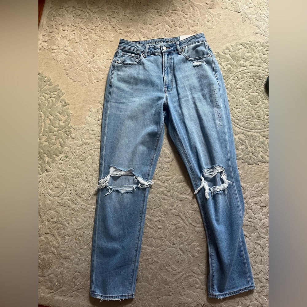 NWT AE ripped mom jeans